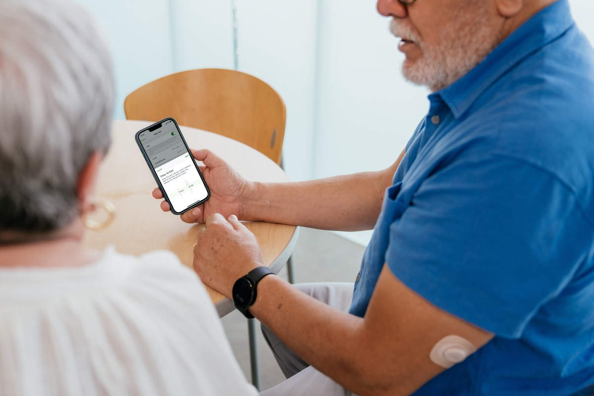 Dexcom CGM user setting up the Dexcom G7 app